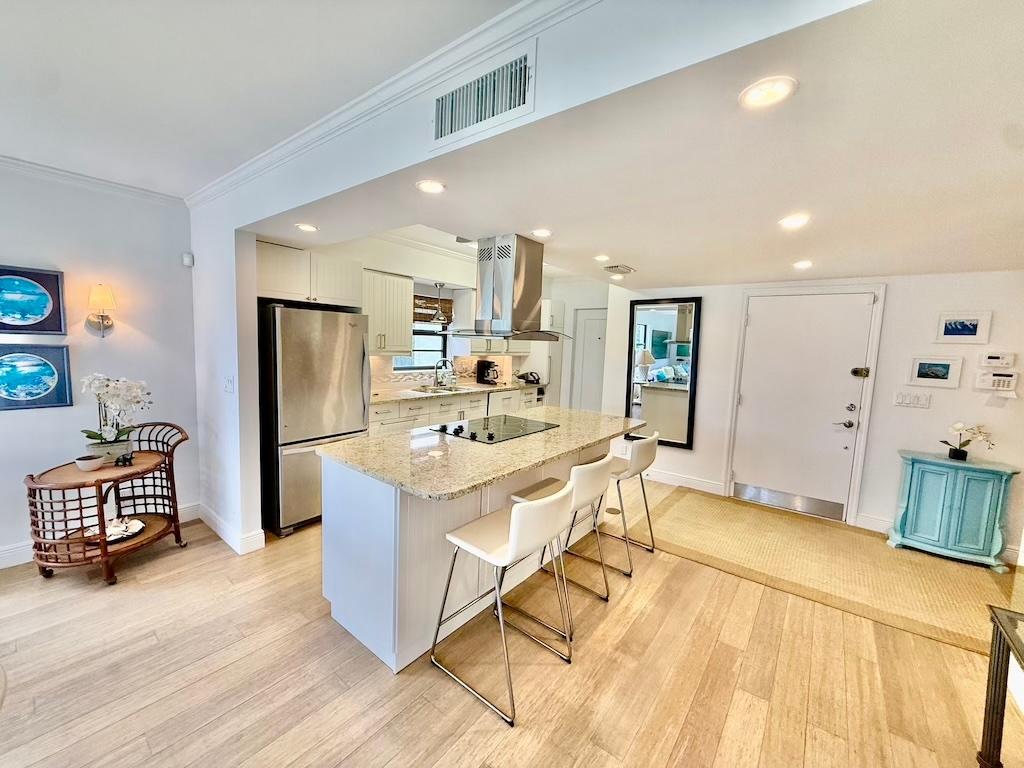 SILVER POINT CONDO