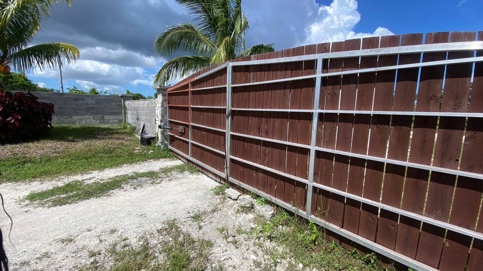 LUCAYAN GLENN