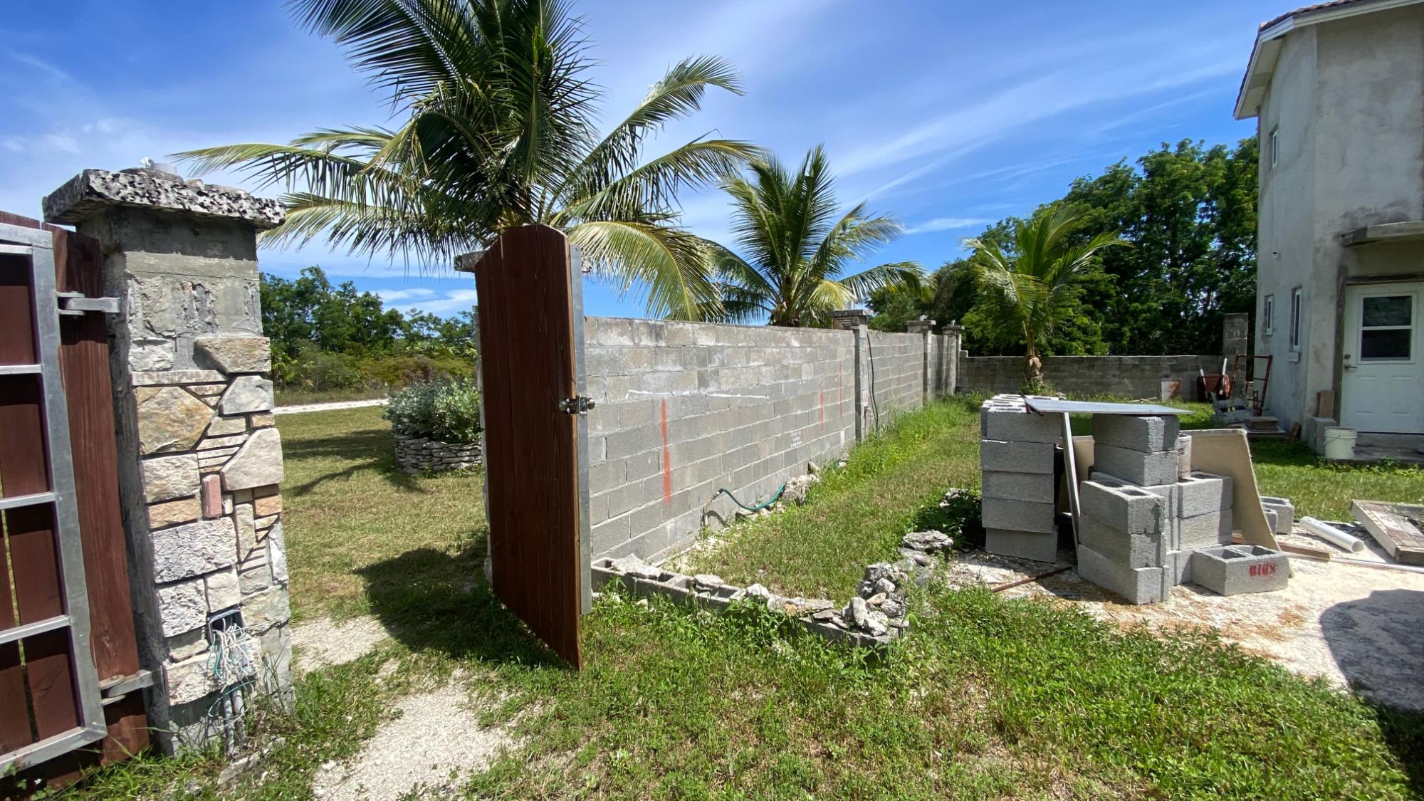 LUCAYAN GLENN