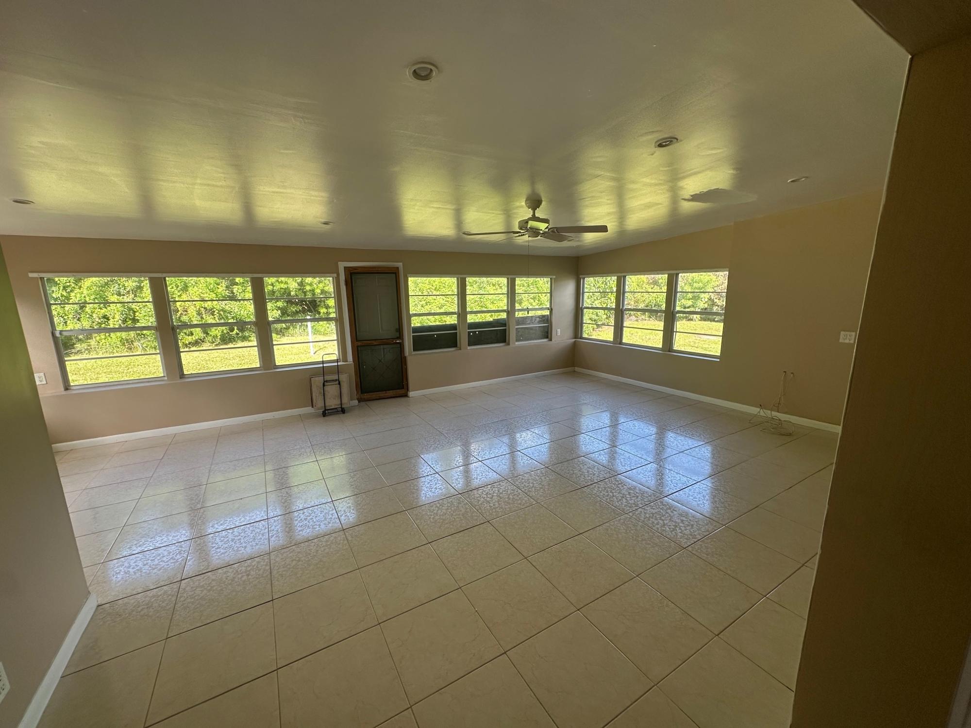 25 SHACKLETON LANE
