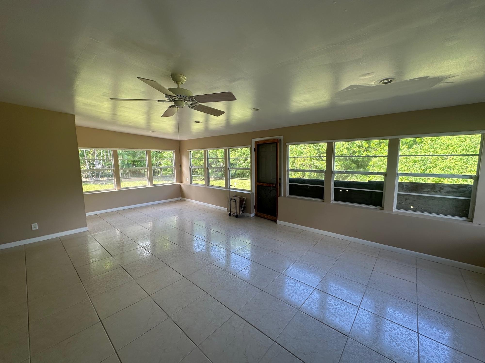 25 SHACKLETON LANE