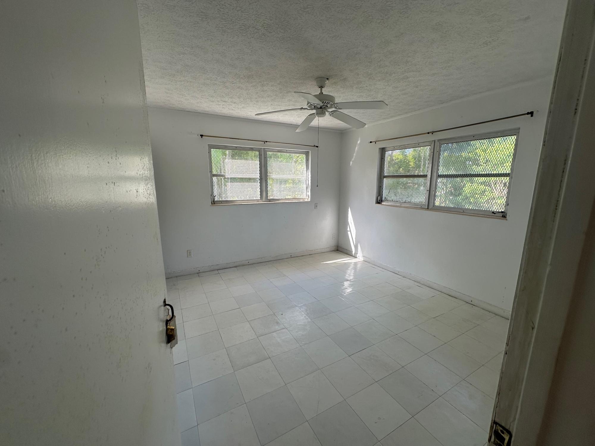 25 SHACKLETON LANE