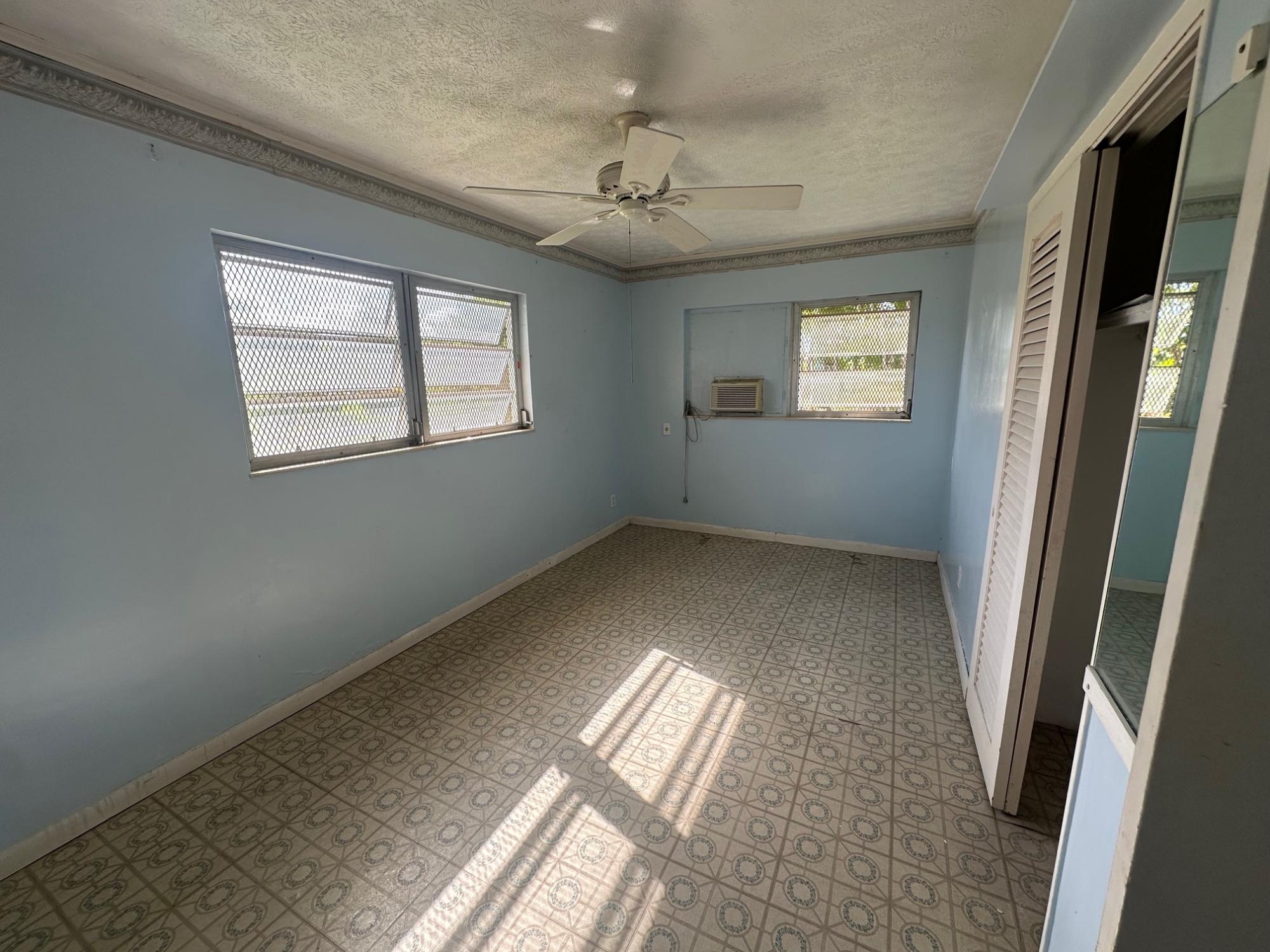 25 SHACKLETON LANE