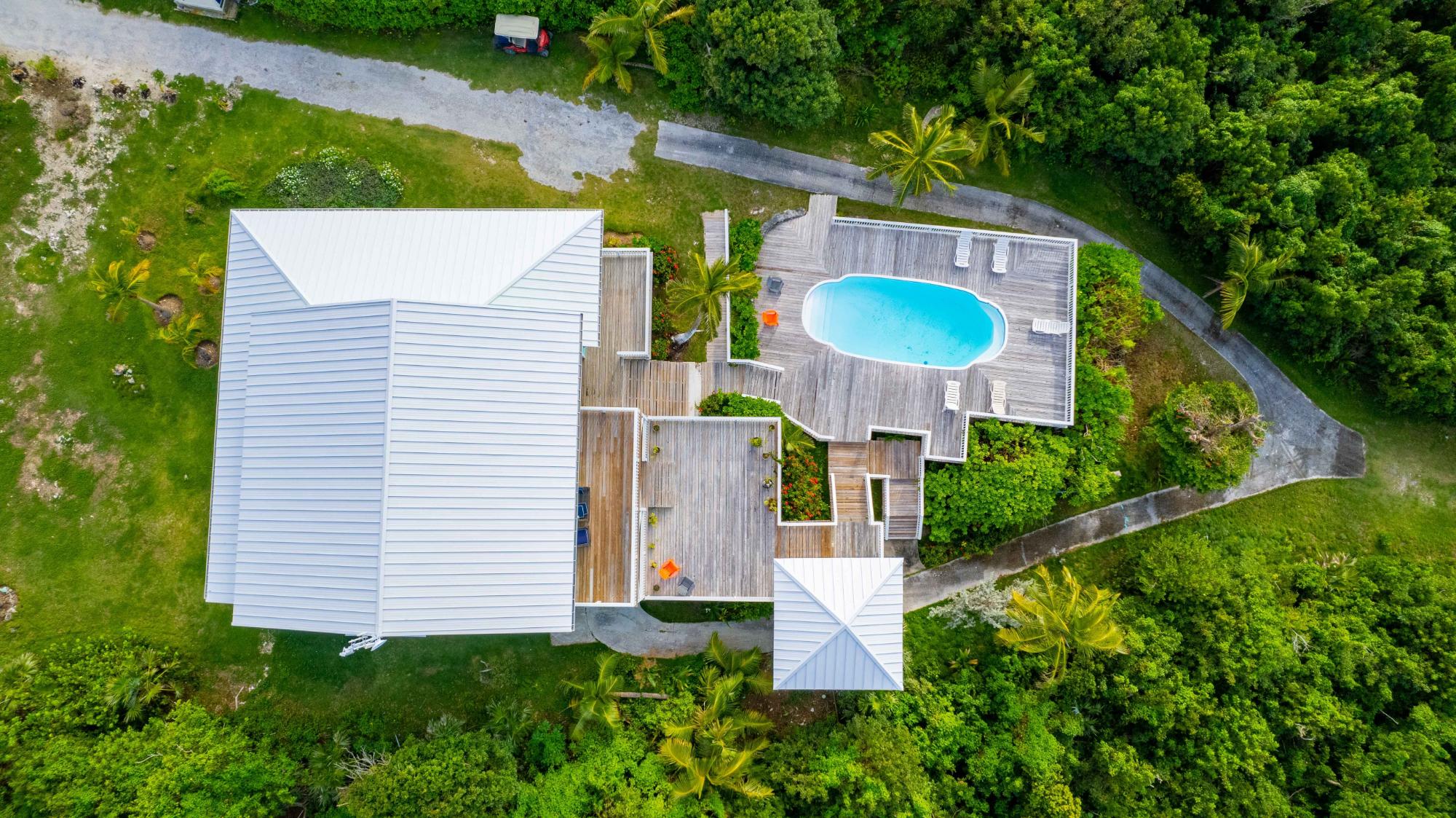CRYSTAL WATERS AND VILLAS