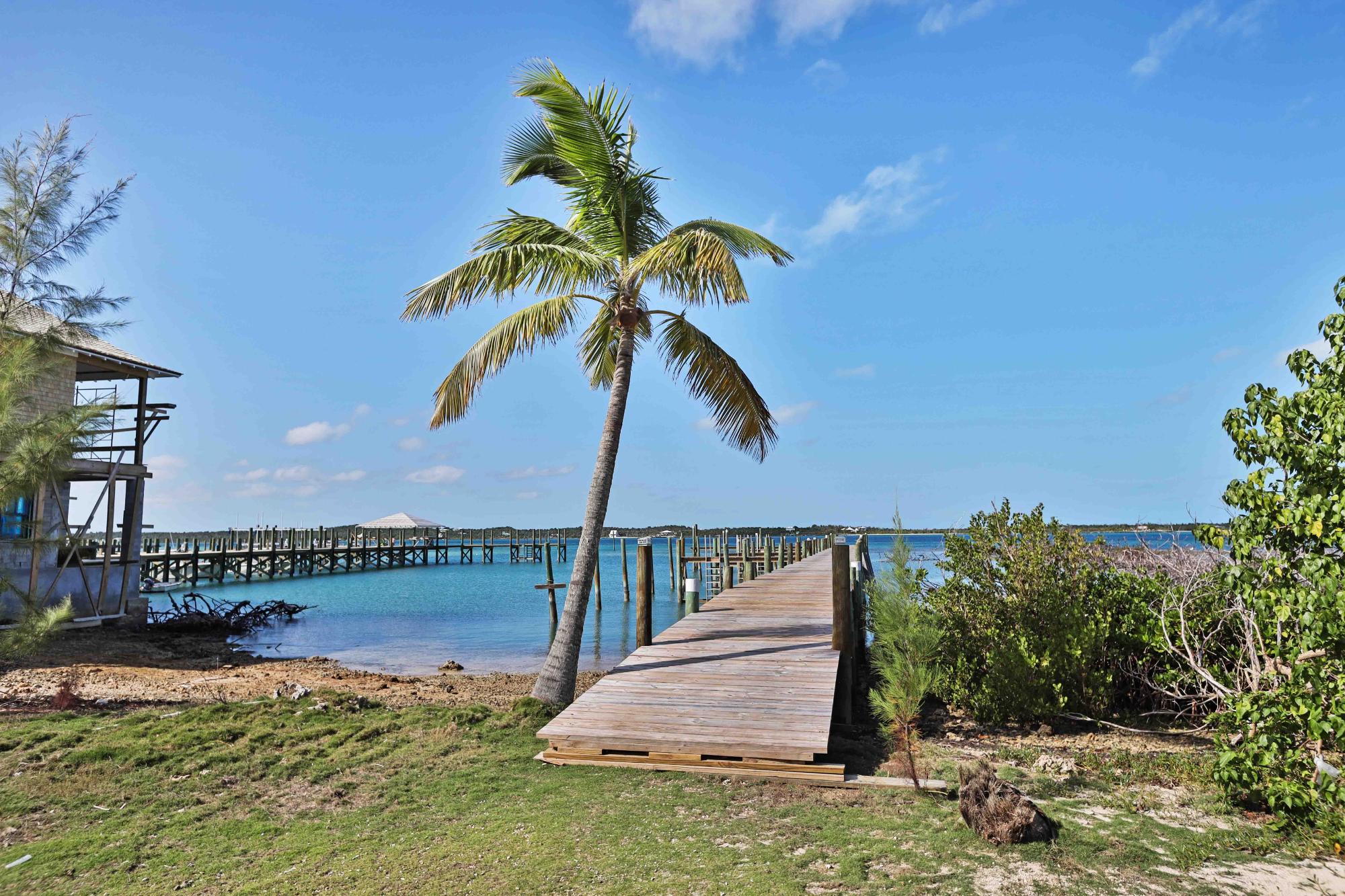 CRYSTAL WATERS AND VILLAS