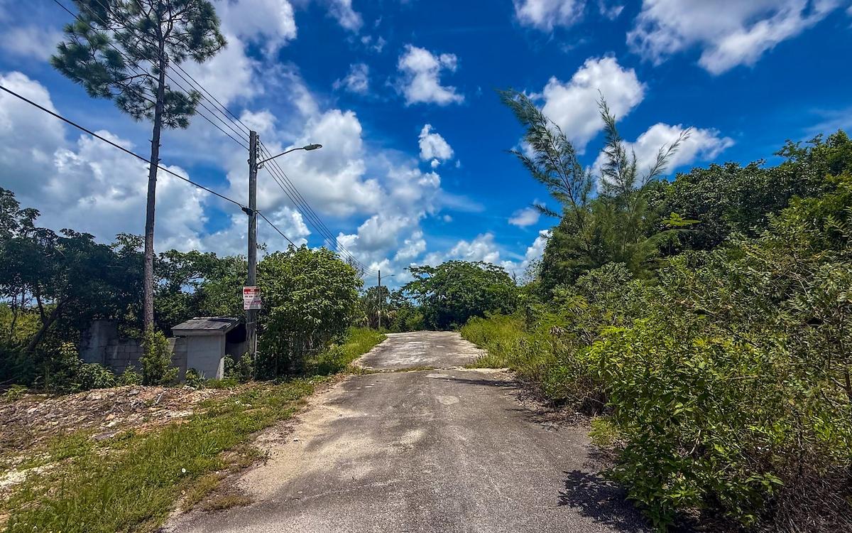 15B COUNTRY CLUB ESTATES