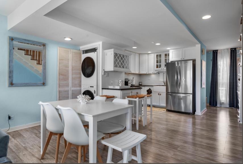 Laurel Beach Estates