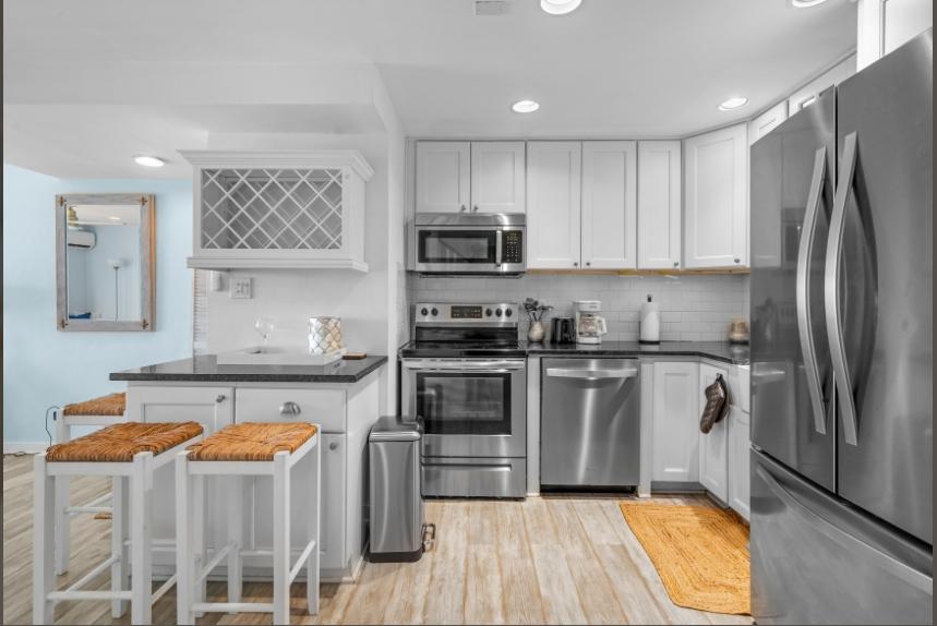 Laurel Beach Estates