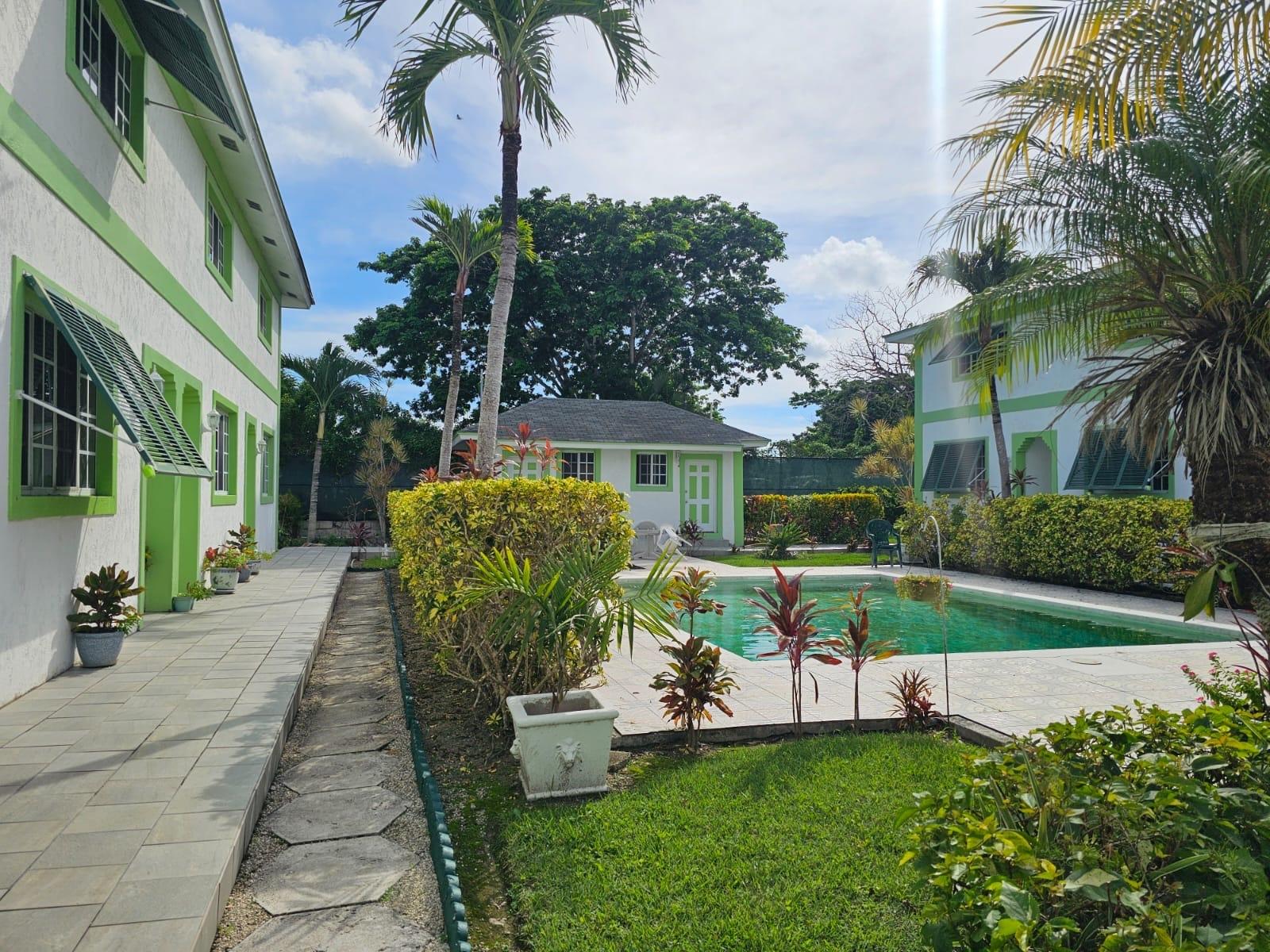 HIGHLAND PARK VILLAS