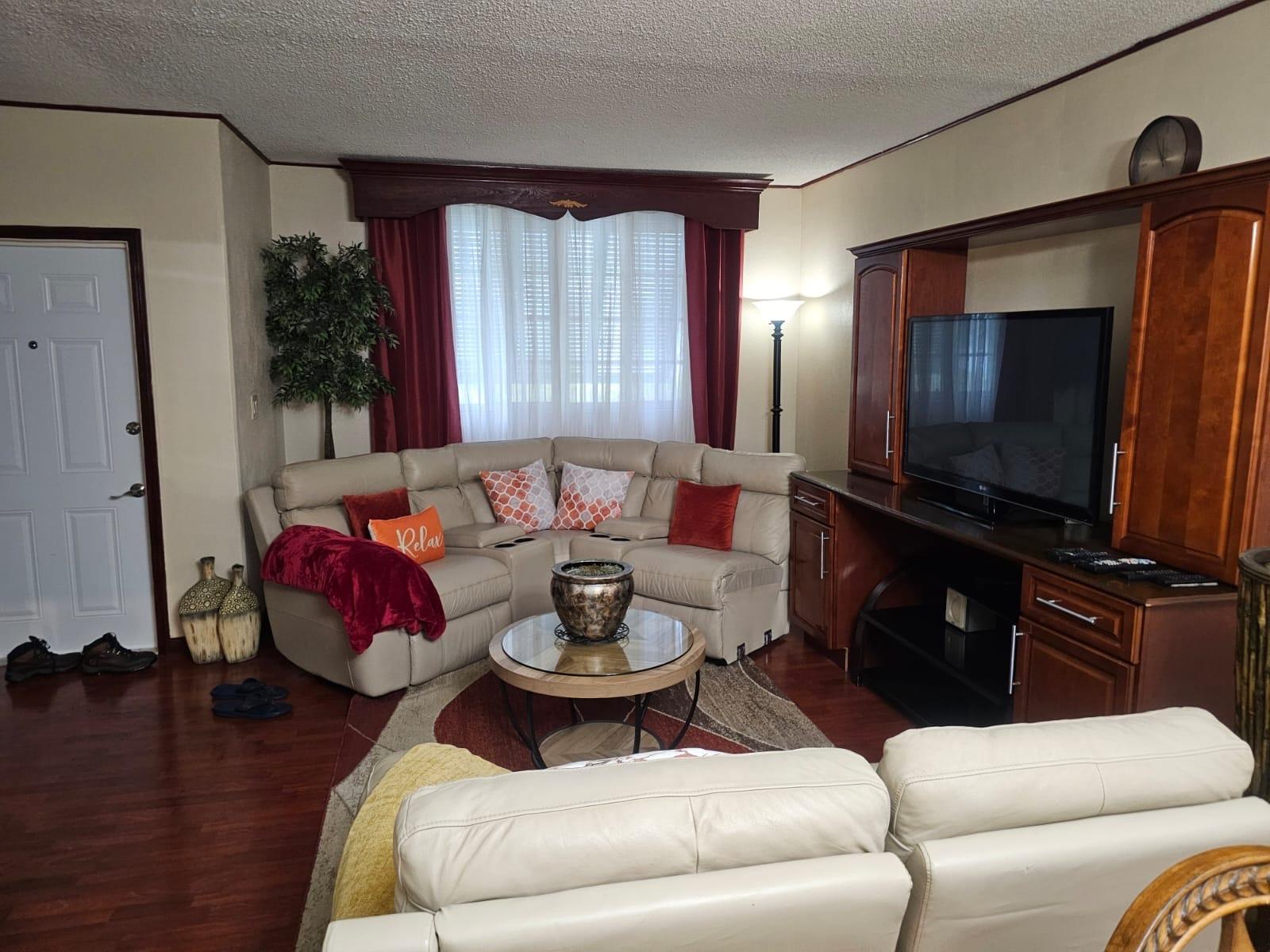 HIGHLAND PARK VILLAS