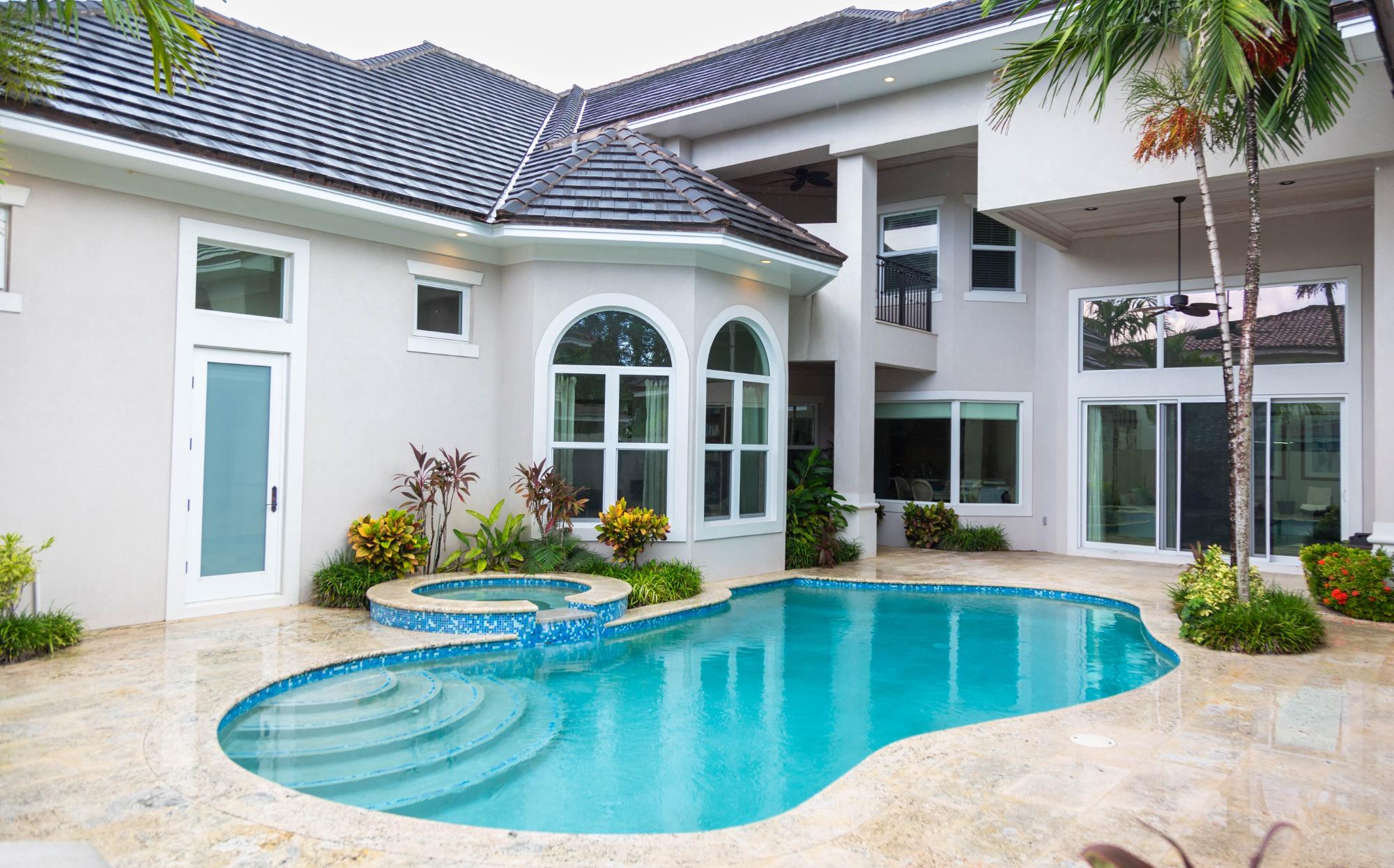 THE COURTYARD ESTATE   PR