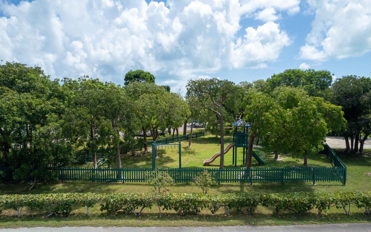SEAPOINTE DRIVE