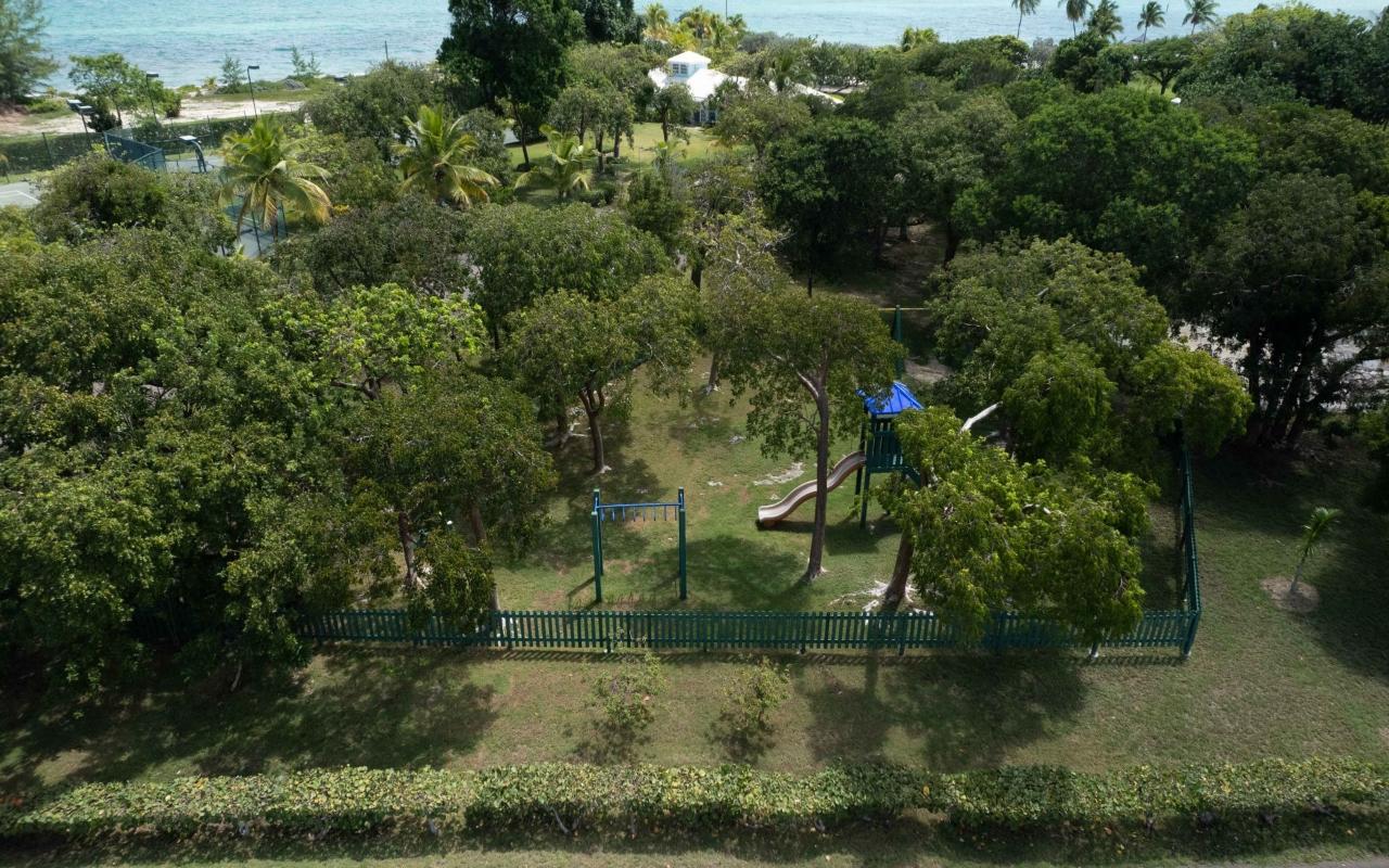 SEAPOINTE DRIVE