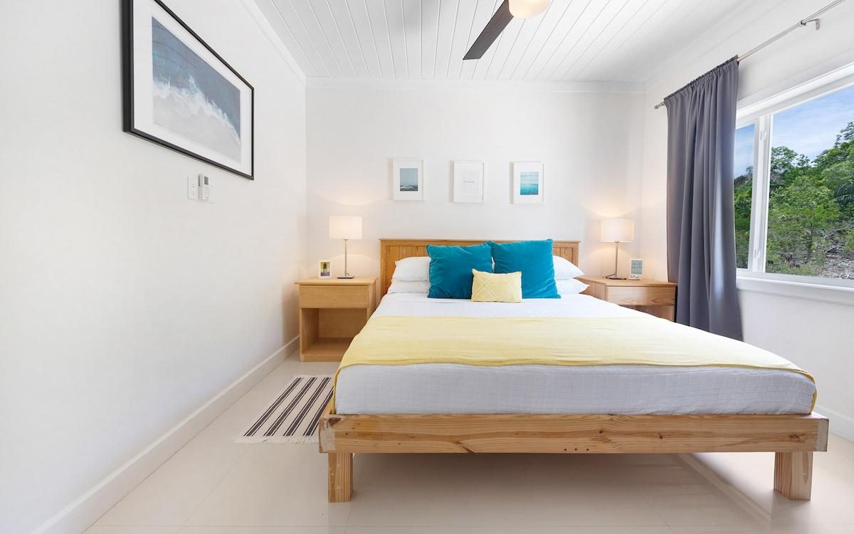 TIPSY PALM VILLA, TEN BAY