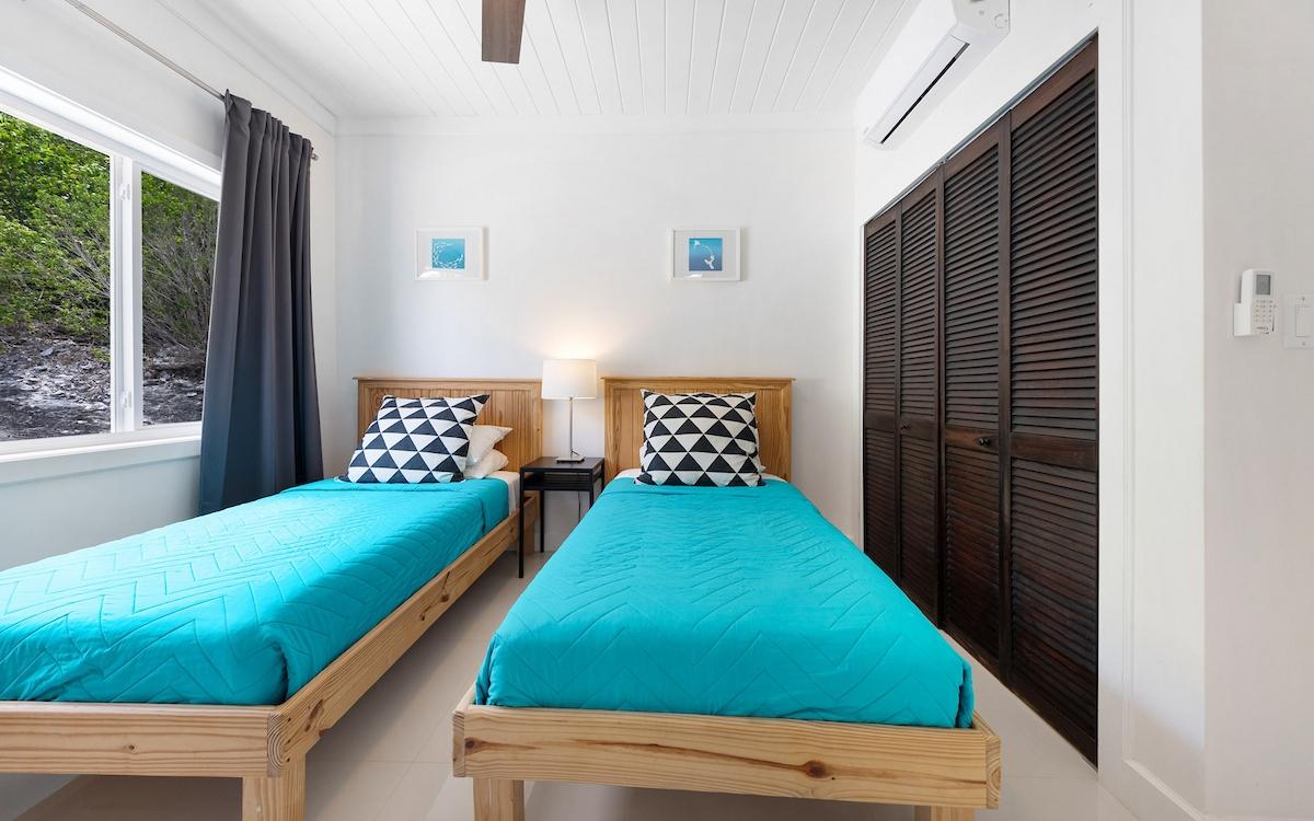 TIPSY PALM VILLA, TEN BAY