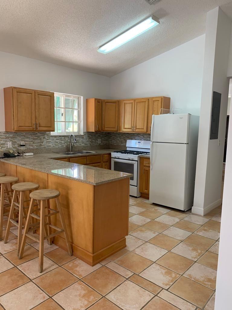 259 Coral Close East
