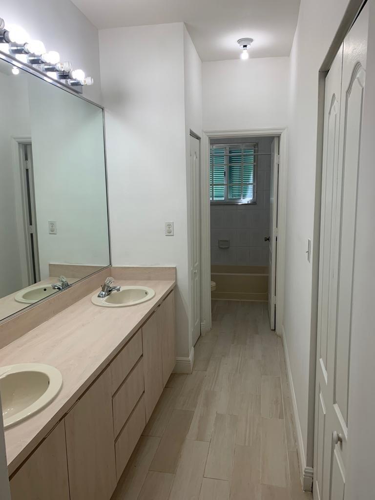 259 Coral Close East