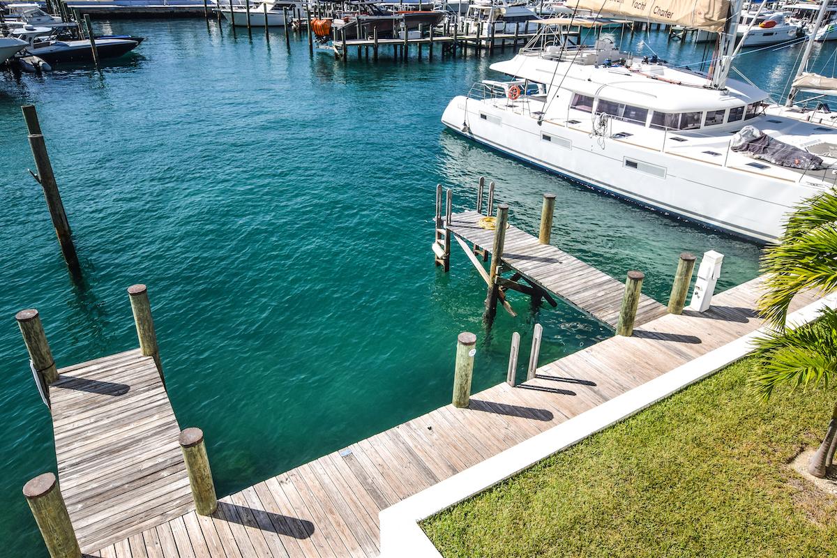 One Marina Palm Cay