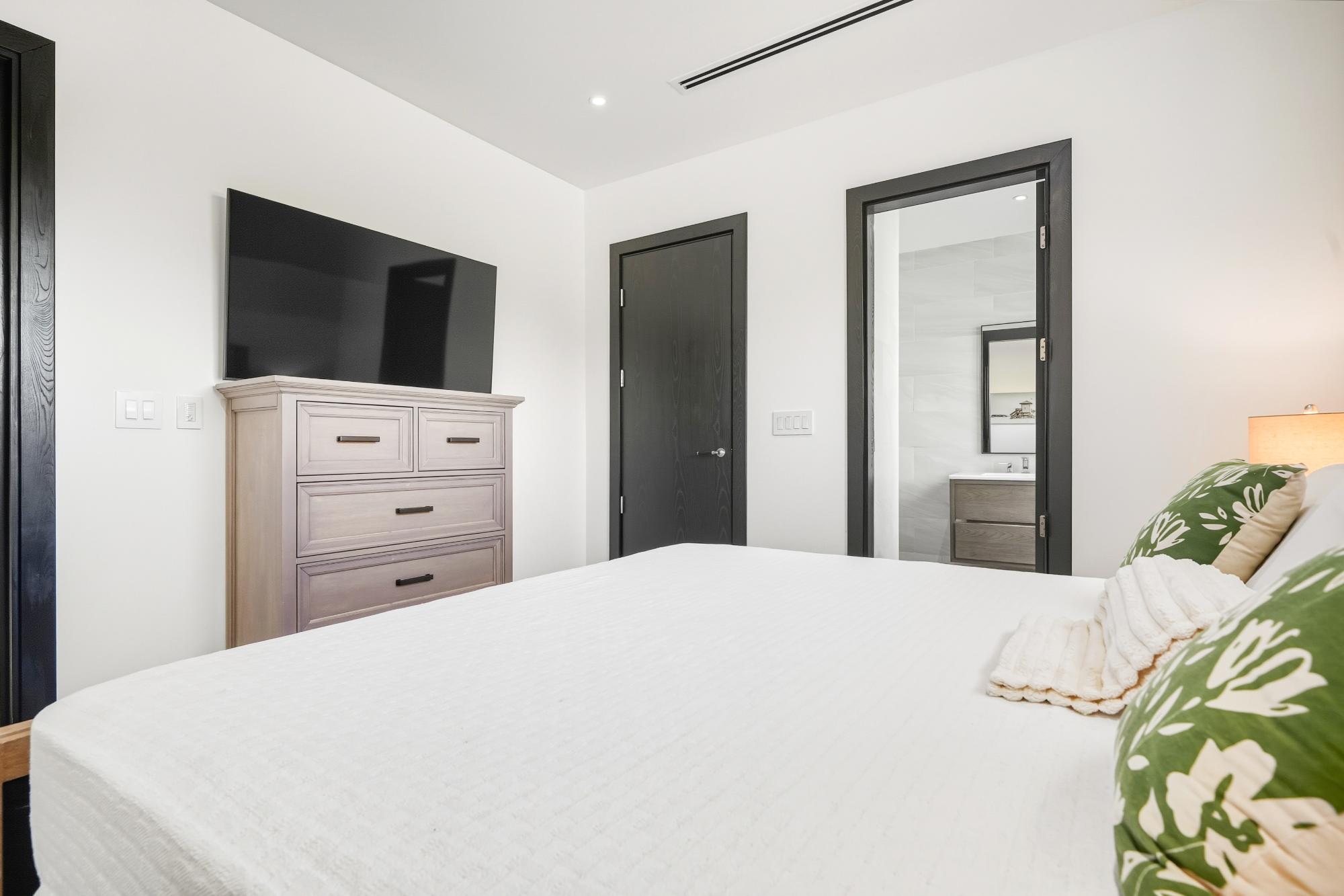 Palm Cay Condo