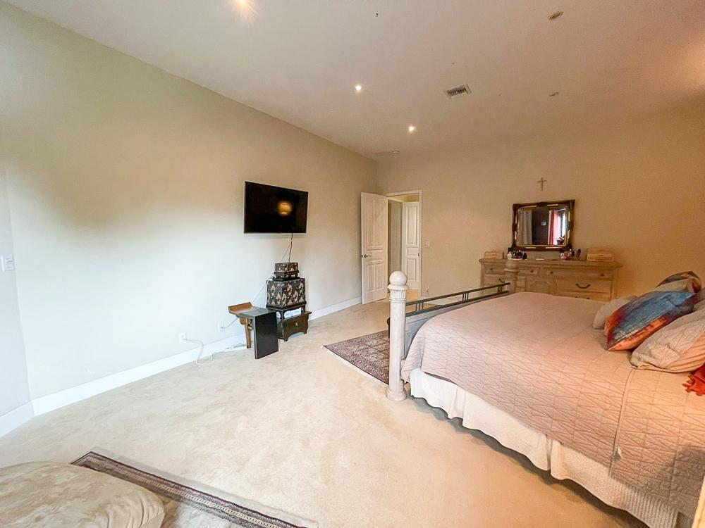OCEANVIEW CONDO