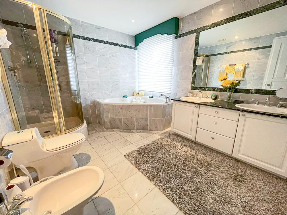 OCEANVIEW CONDO