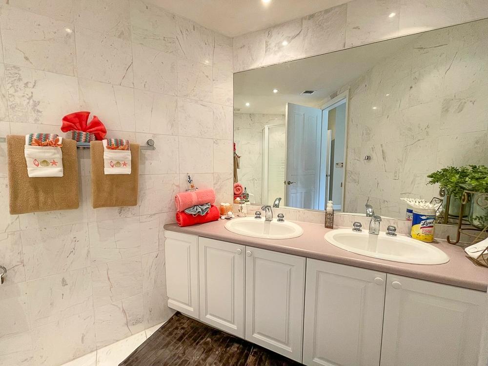 OCEANVIEW CONDO