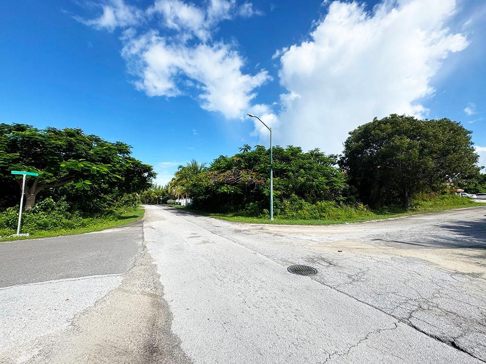 LOT 11 BLK 1 VENICE  BAY