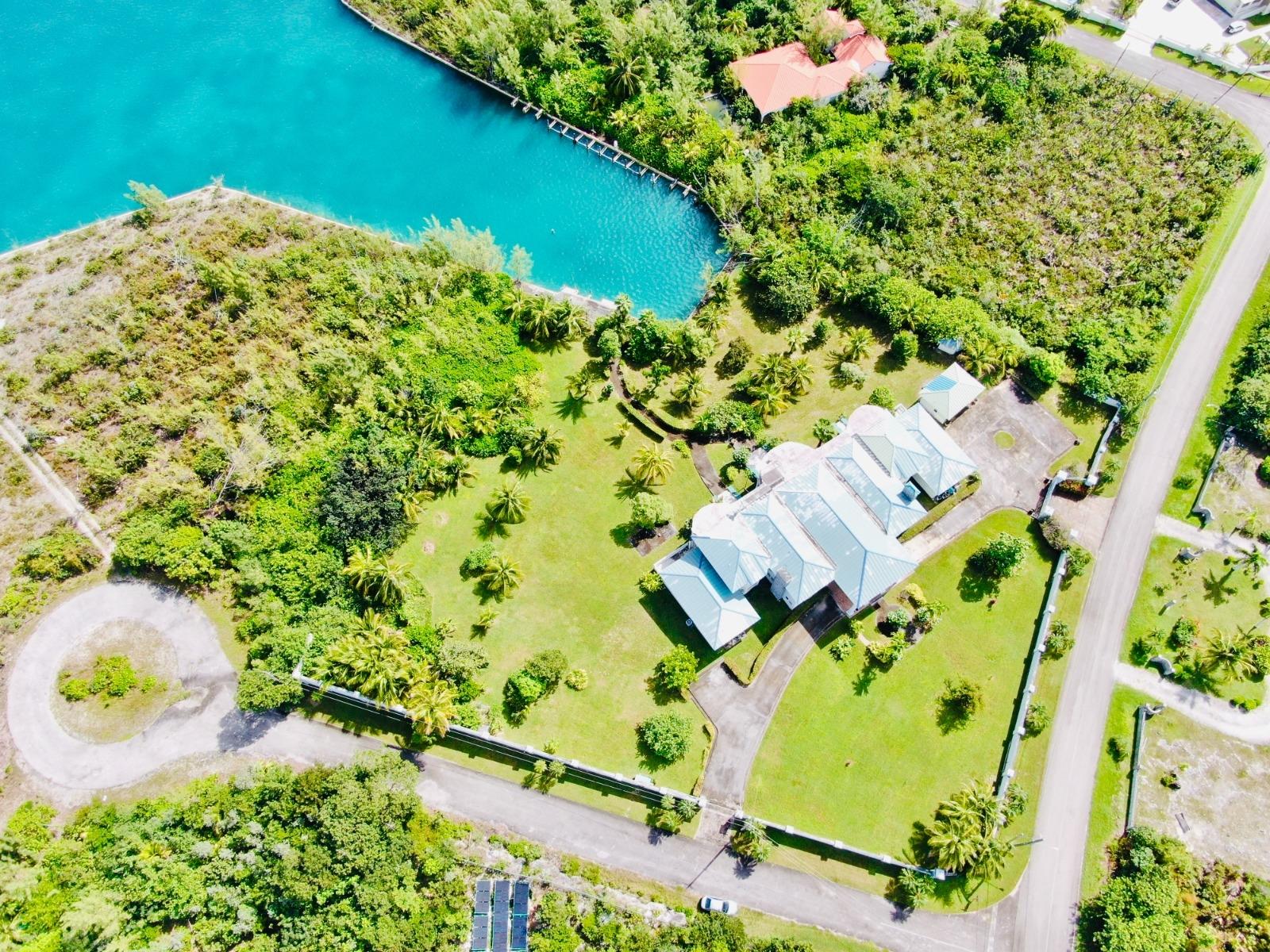 BAHAMAS DRIVE COLONY BAY