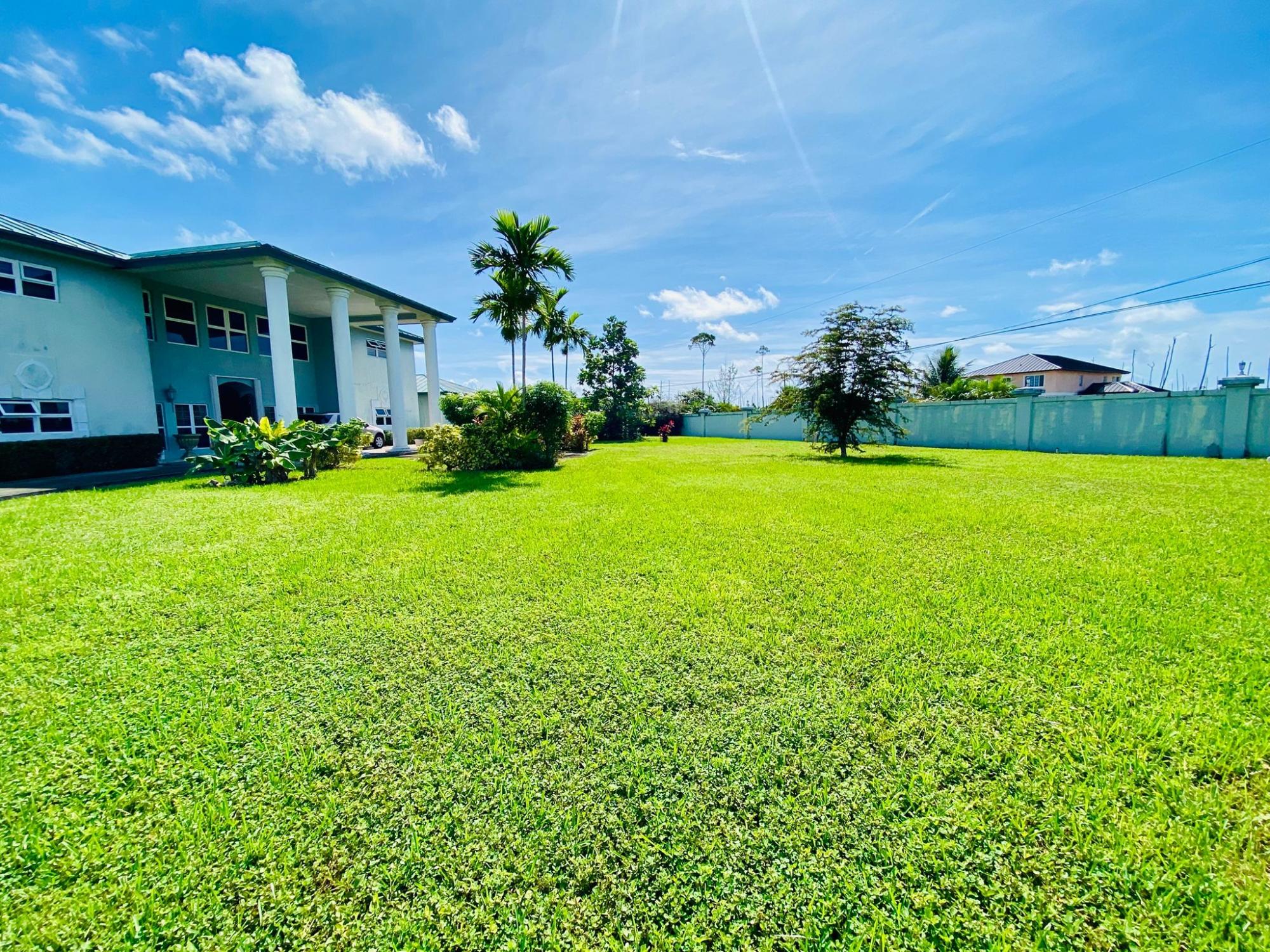 BAHAMAS DRIVE COLONY BAY