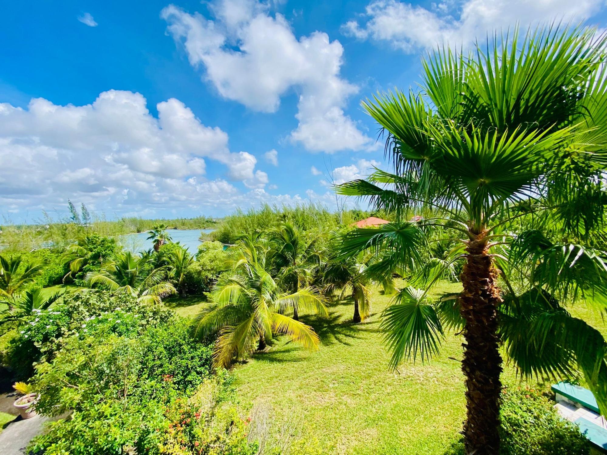 BAHAMAS DRIVE COLONY BAY