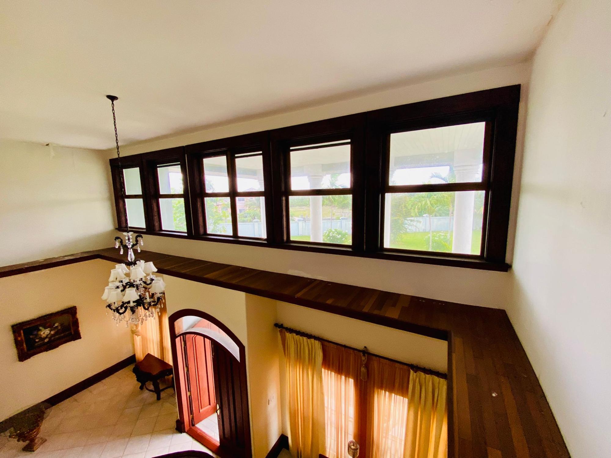 BAHAMAS DRIVE COLONY BAY