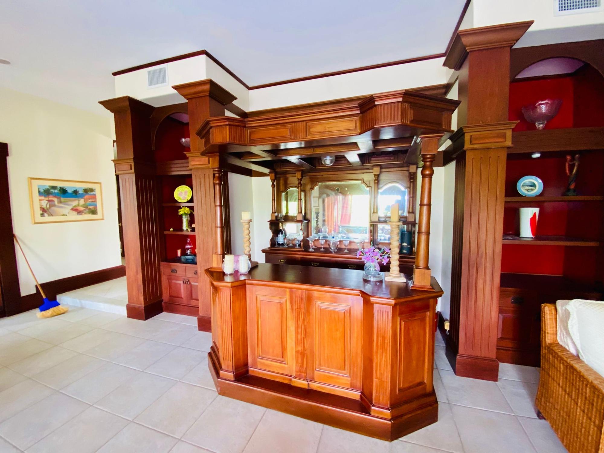 BAHAMAS DRIVE COLONY BAY