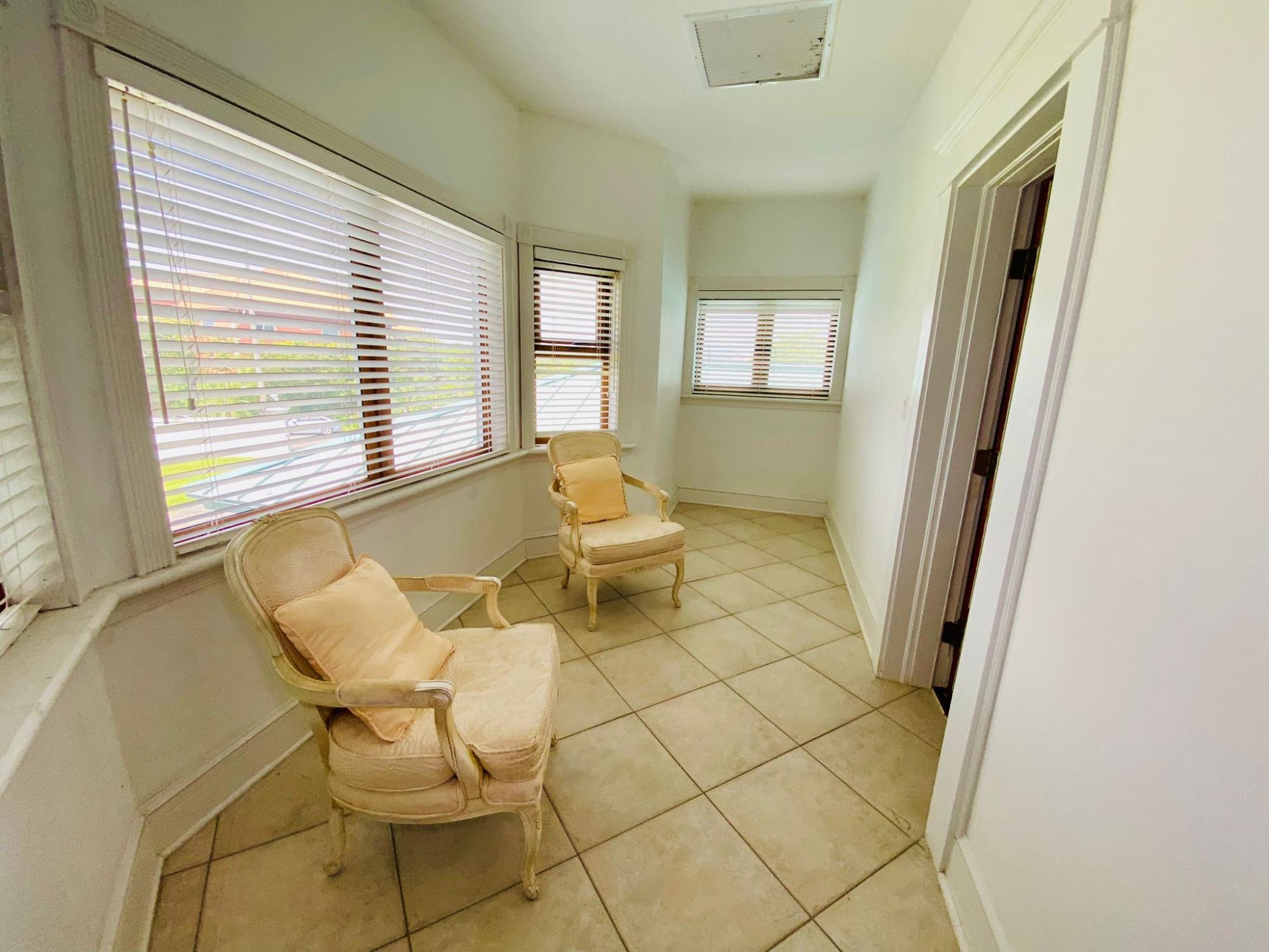 BAHAMAS DRIVE COLONY BAY