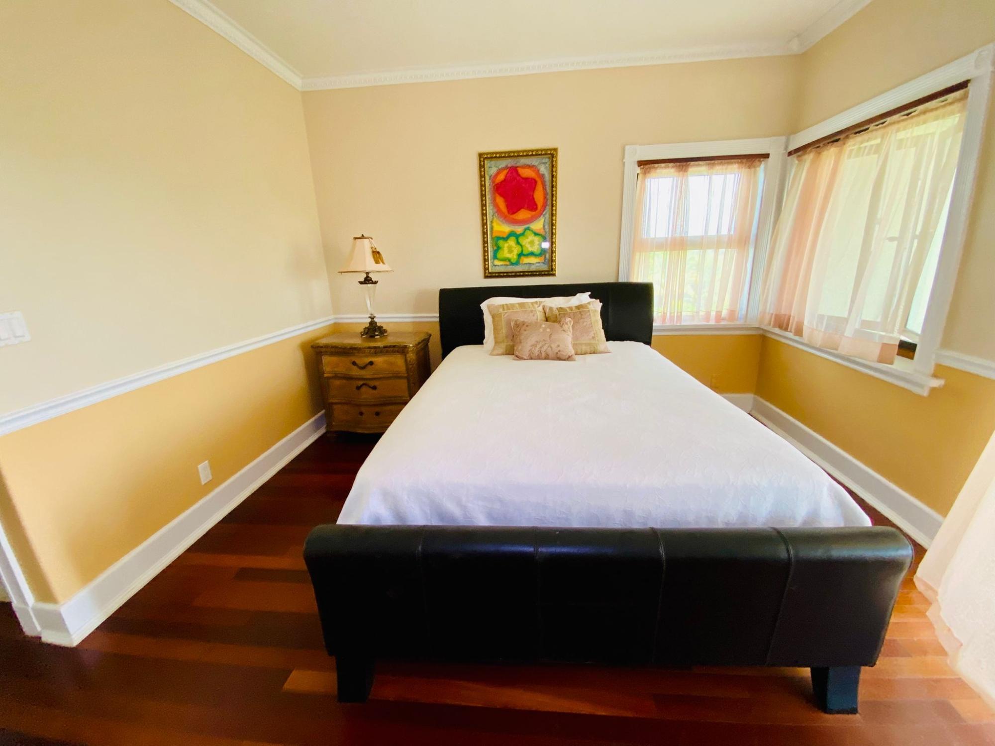 BAHAMAS DRIVE COLONY BAY