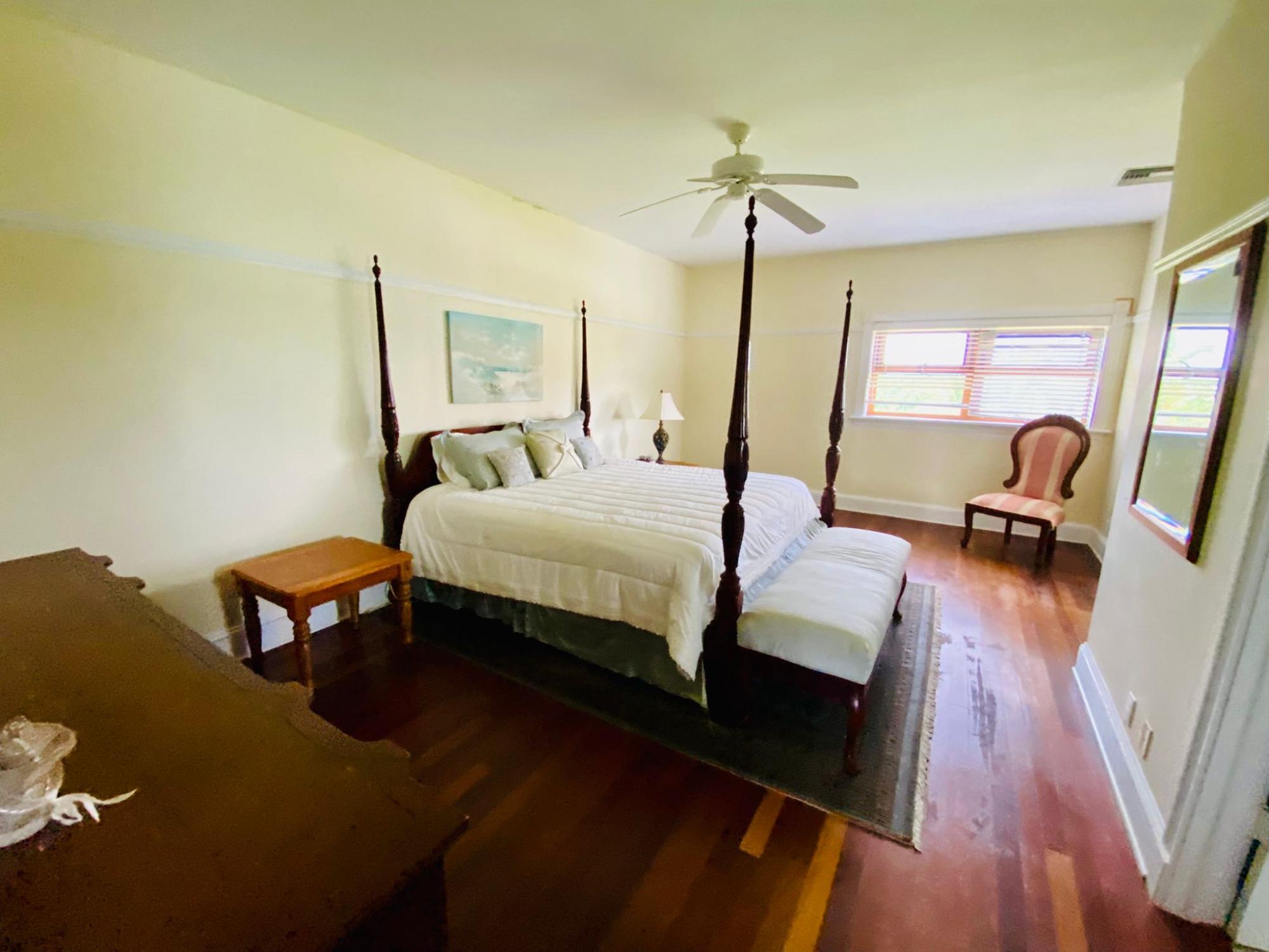 BAHAMAS DRIVE COLONY BAY