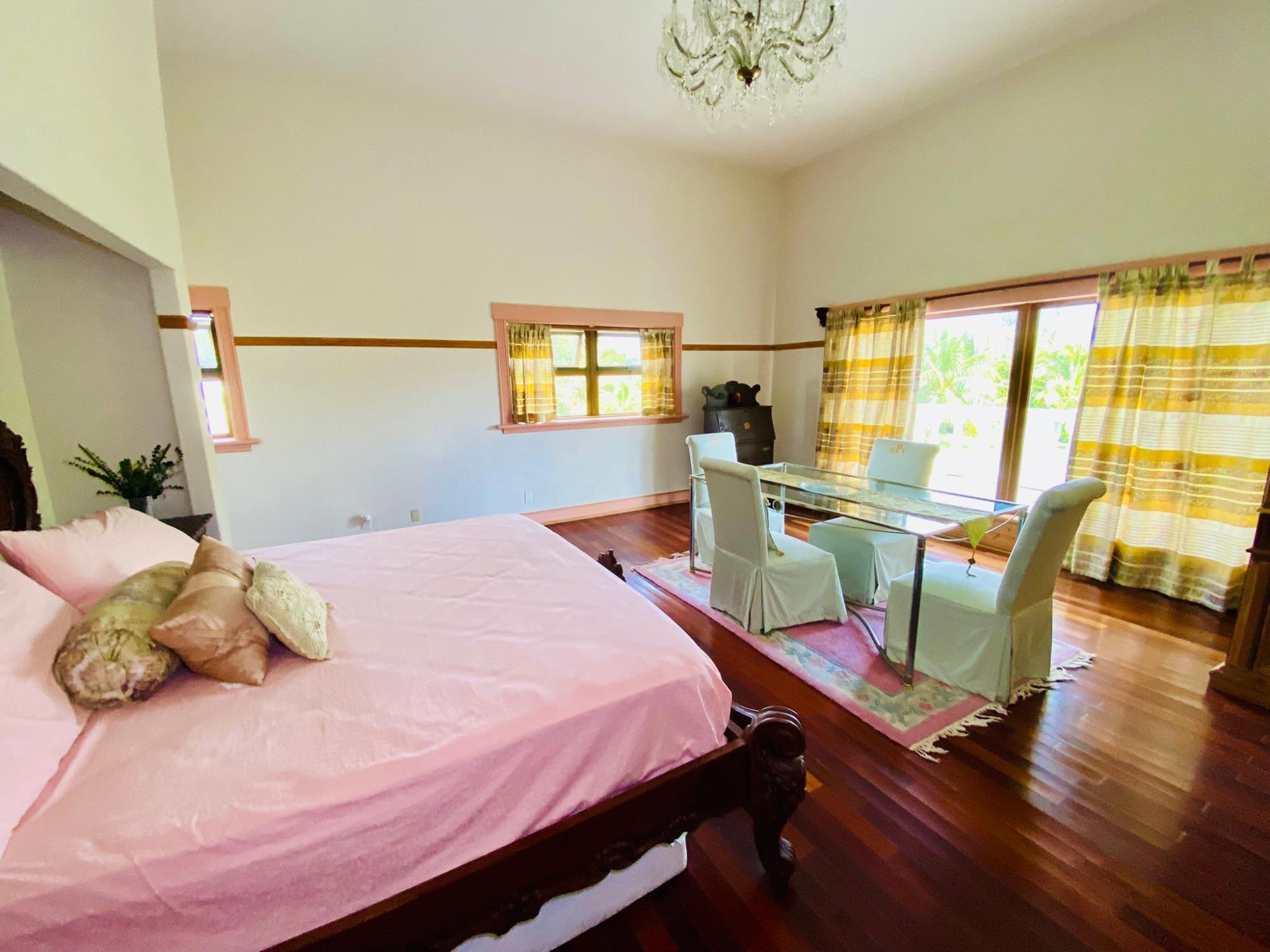 BAHAMAS DRIVE COLONY BAY