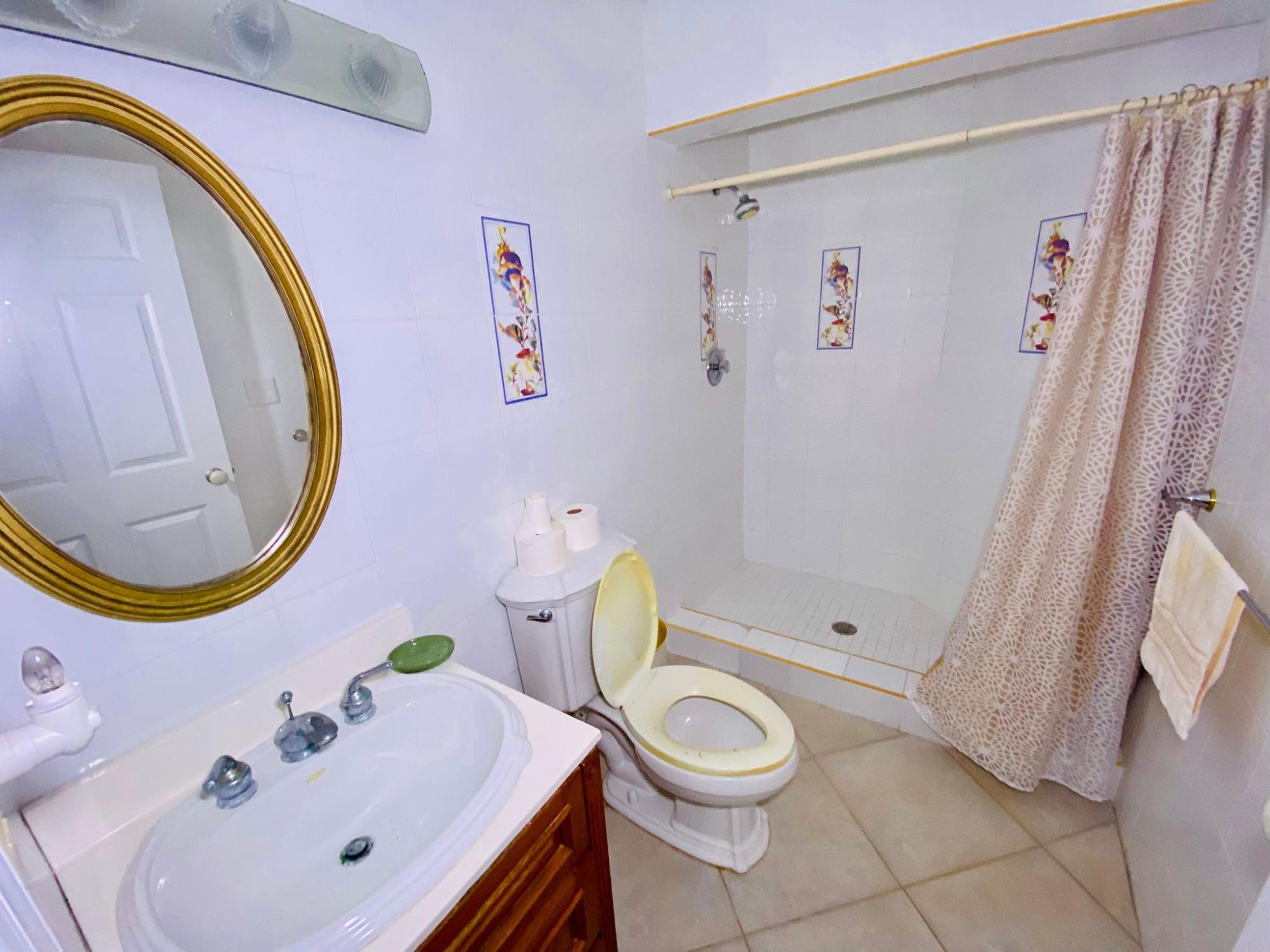 BAHAMAS DRIVE COLONY BAY