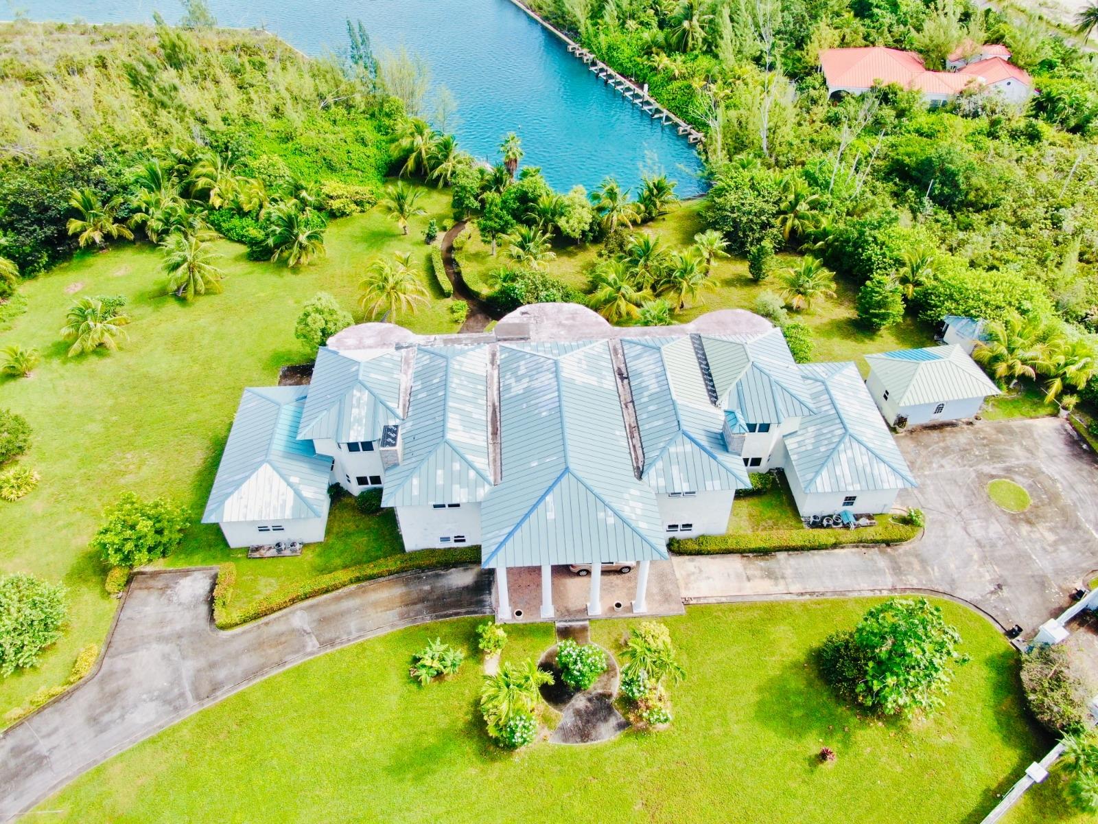 BAHAMAS DRIVE COLONY BAY