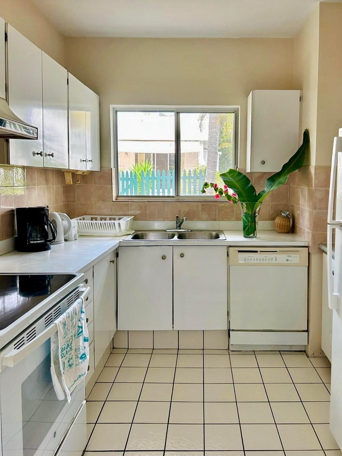 BAYVIEW SUITES
