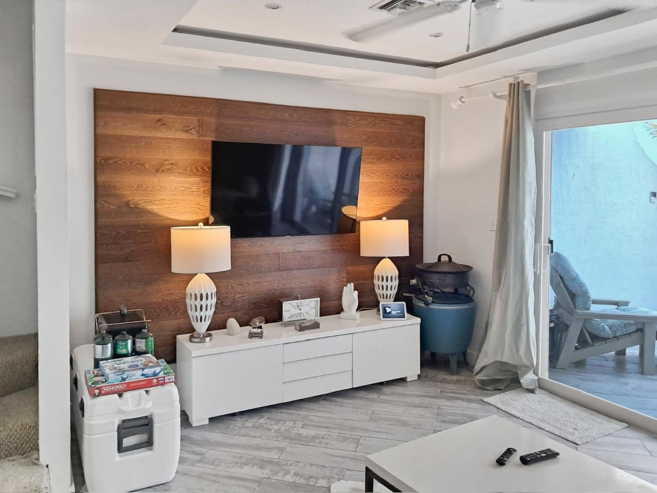 DELAPORTE CONDOMINIUM