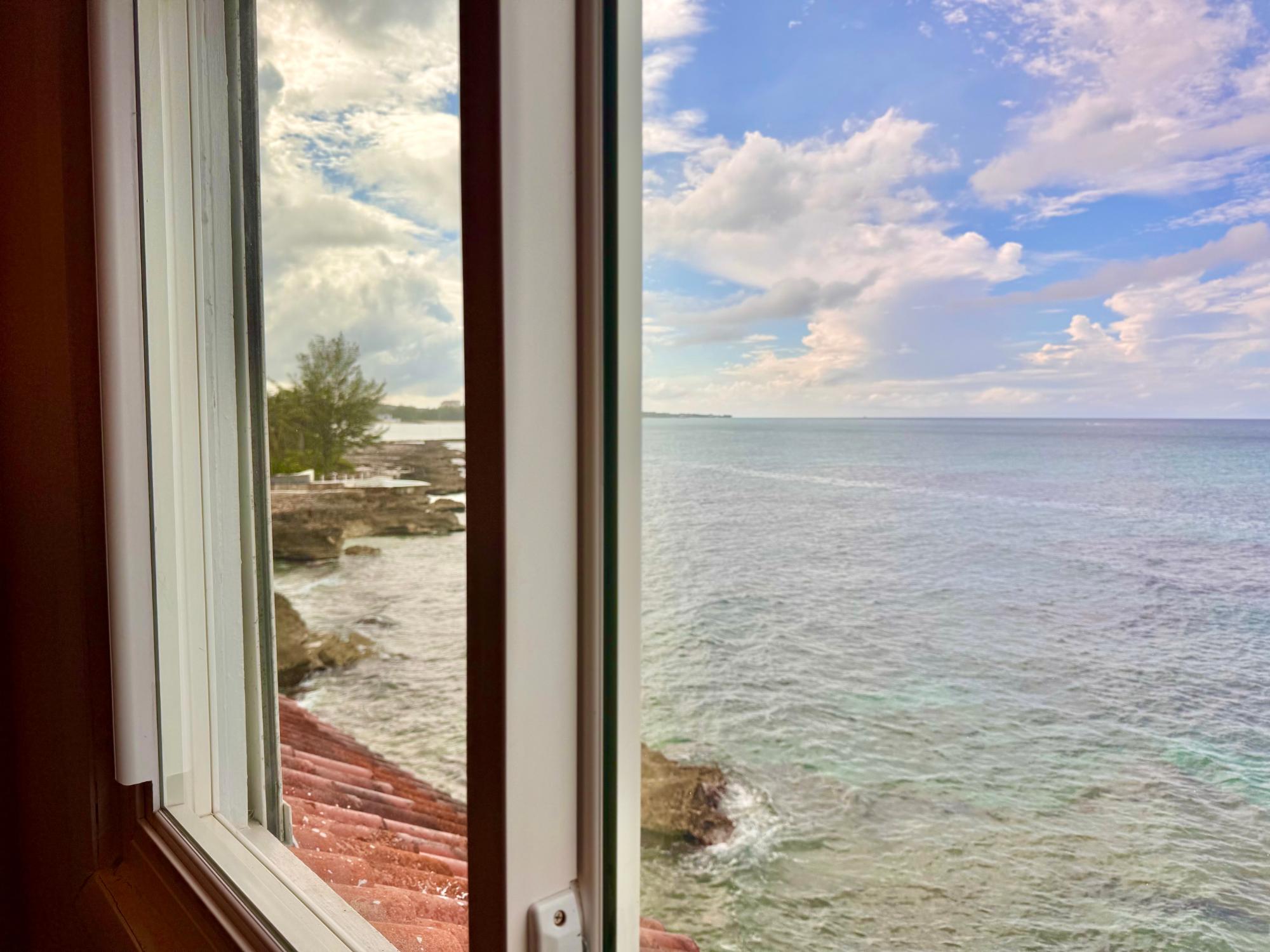 DELAPORTE CONDOMINIUM