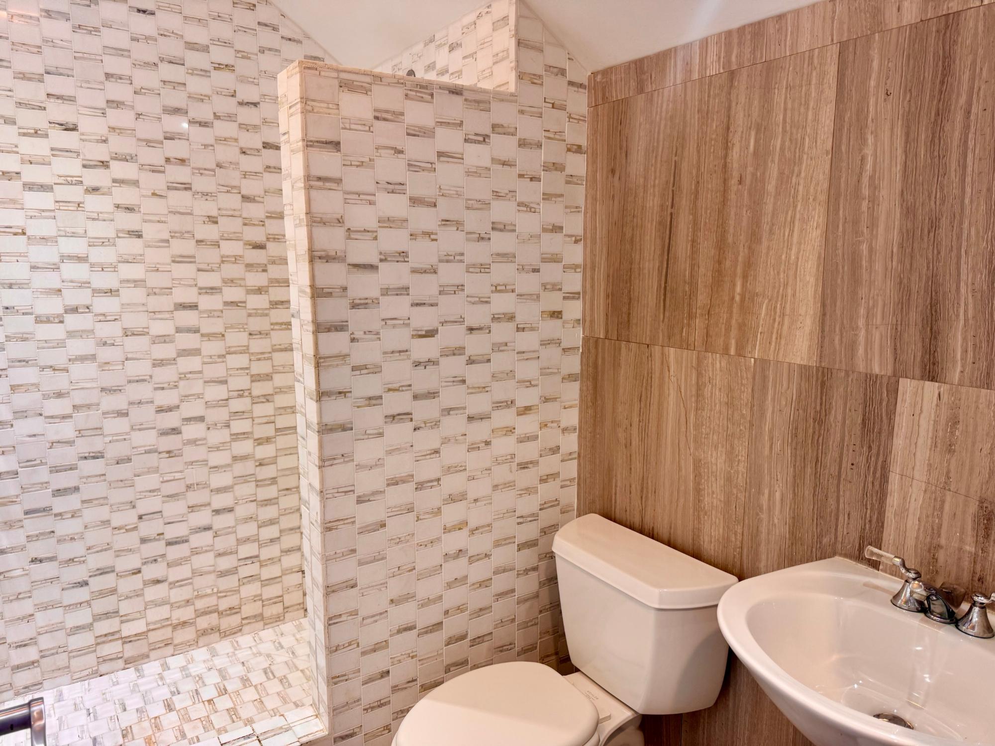 DELAPORTE CONDOMINIUM