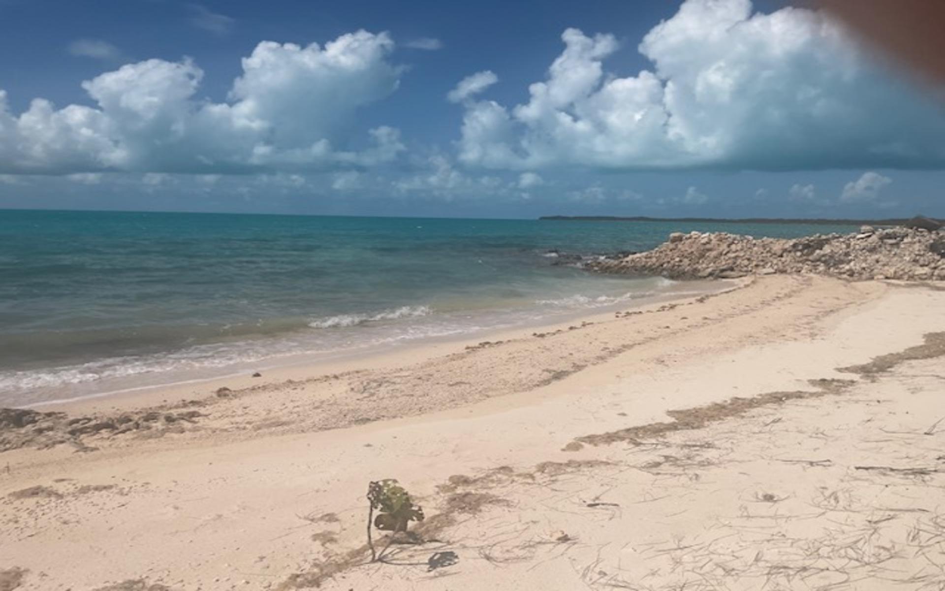 2.06 ACRES INDIAN HOLE PT