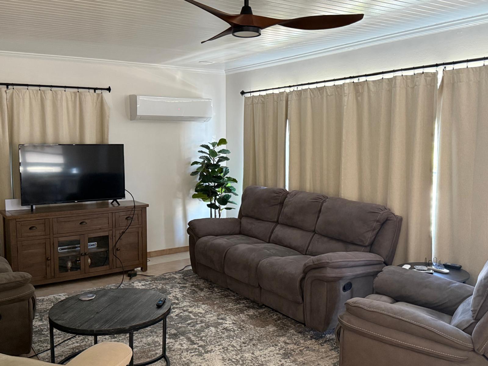 LEO PINDER MAIN STREET