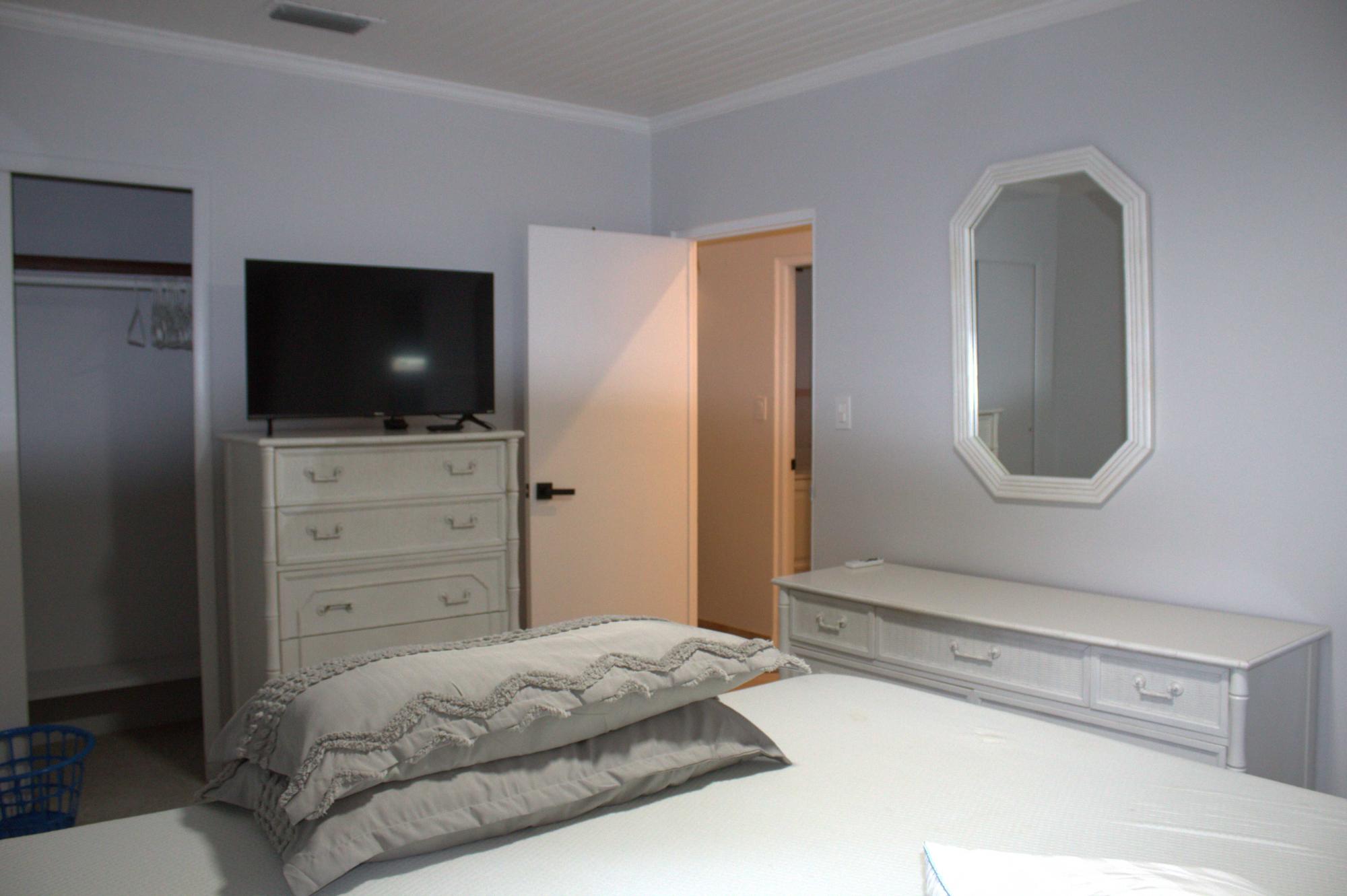 LEO PINDER MAIN STREET