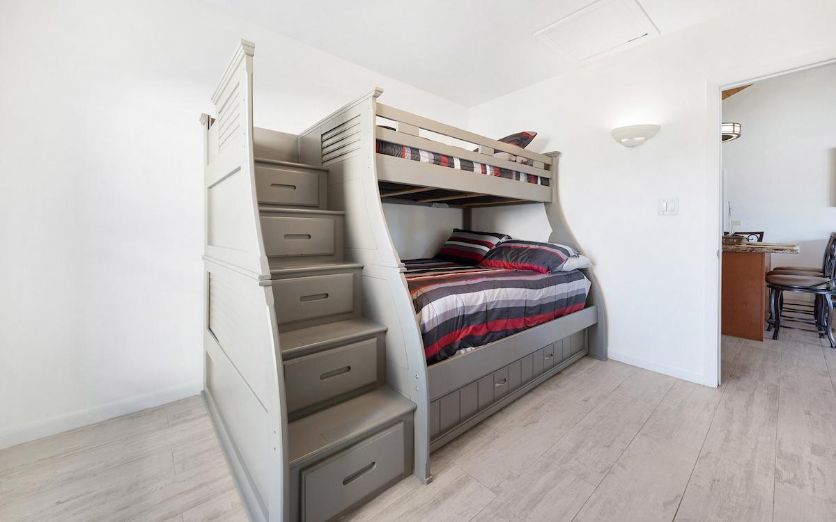 WANDERING SHORE DRIVE