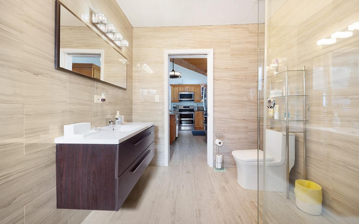 WANDERING SHORE DRIVE