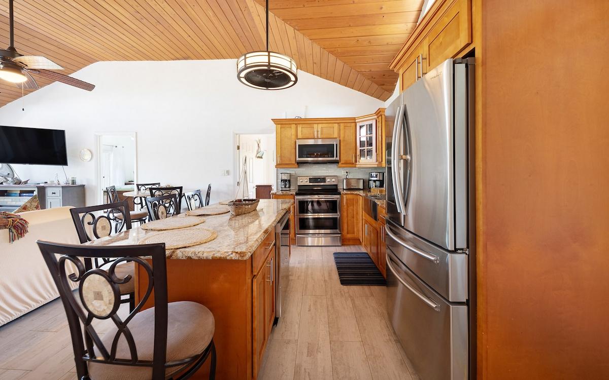 WANDERING SHORE DRIVE