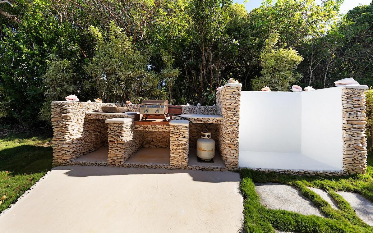 WANDERING SHORE DRIVE