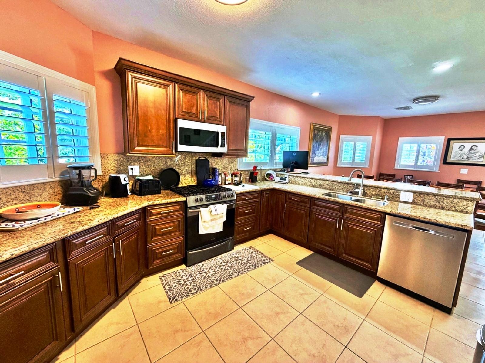 10 ALPINE LANE, PINE BAY